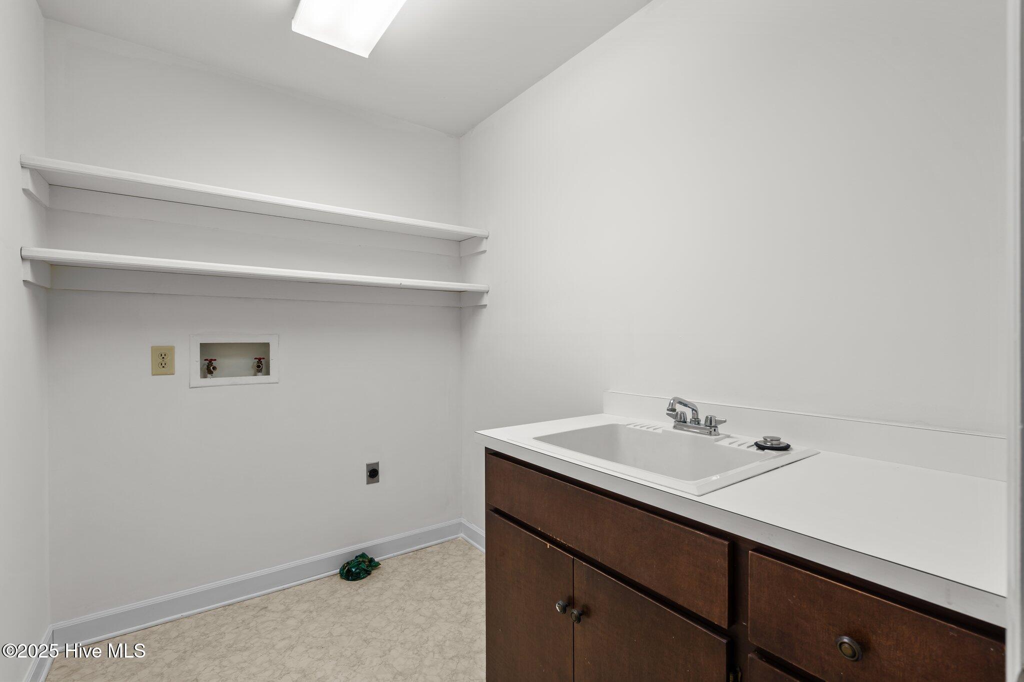 390 Donald Ross Drive Pinehurst, NC 28374 - Photo 32 of 37 Laundry Room