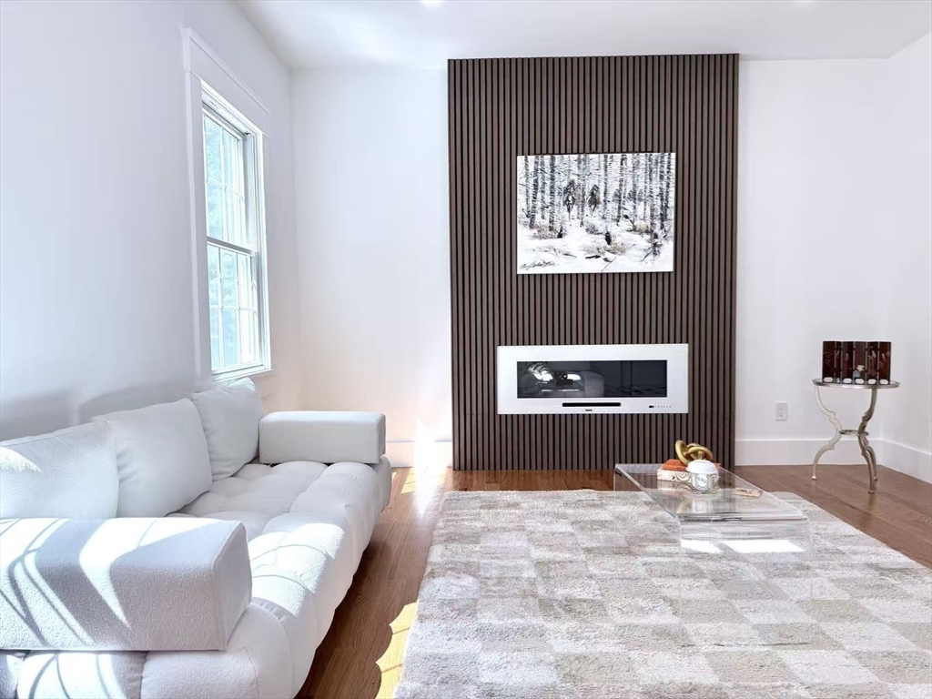 32 Hickory Cliff Road Newton, MA 02464 - Photo 8 of 42 Gallery Image 8