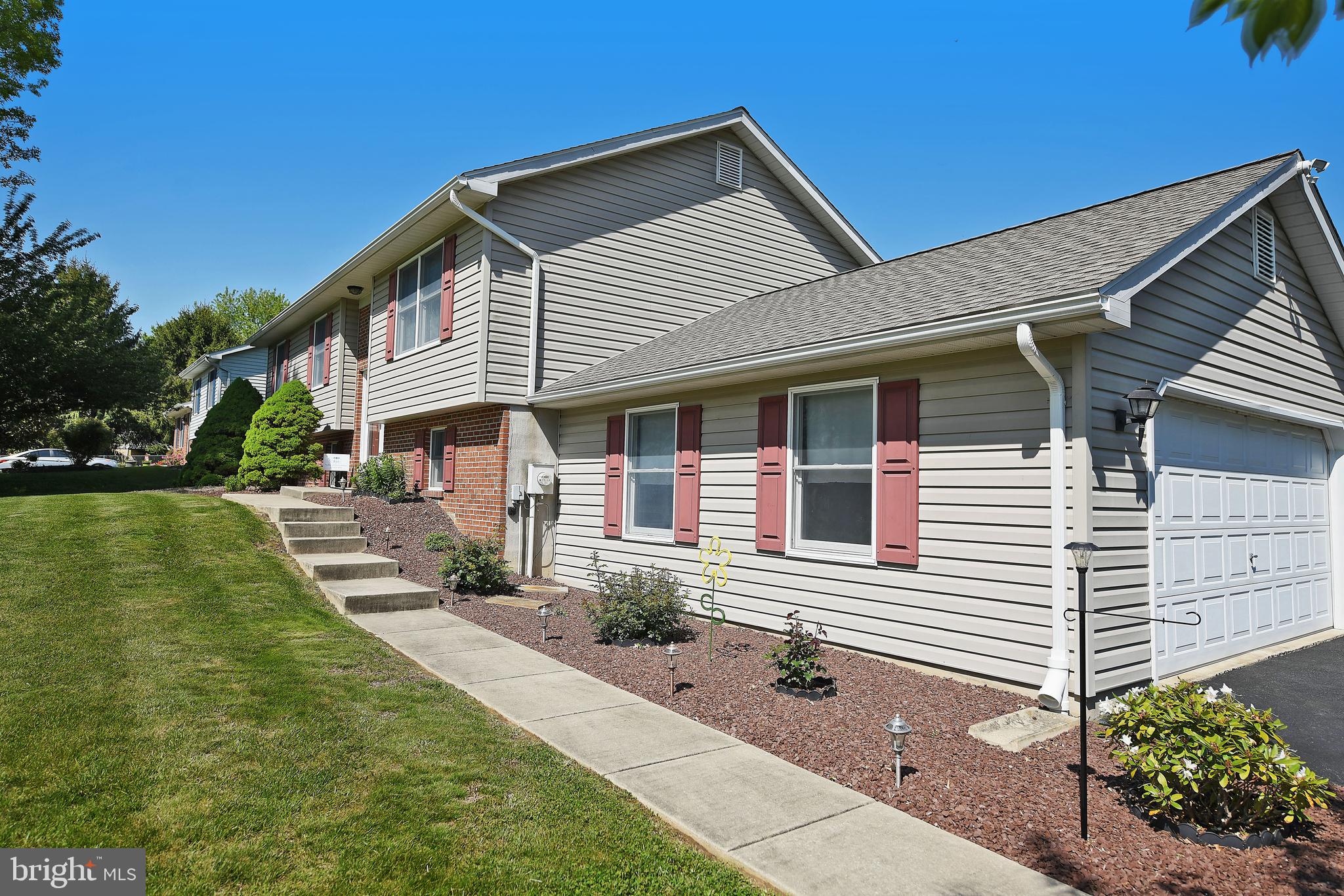 1451 Oldfield Point Road Elkton, MD 21921 - Photo 41 of 51 Beautiful landscaped gardens