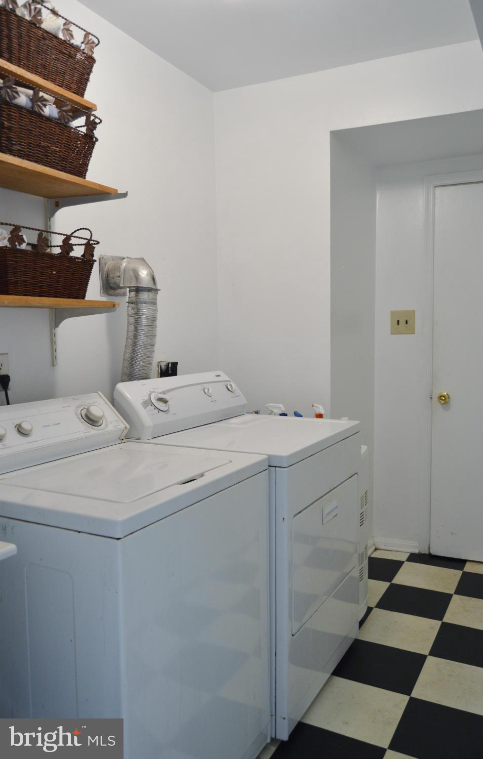 2017 Hopefield Road Silver Spring, MD 20905 - Photo 5 of 30 a utility room with dryer and washer