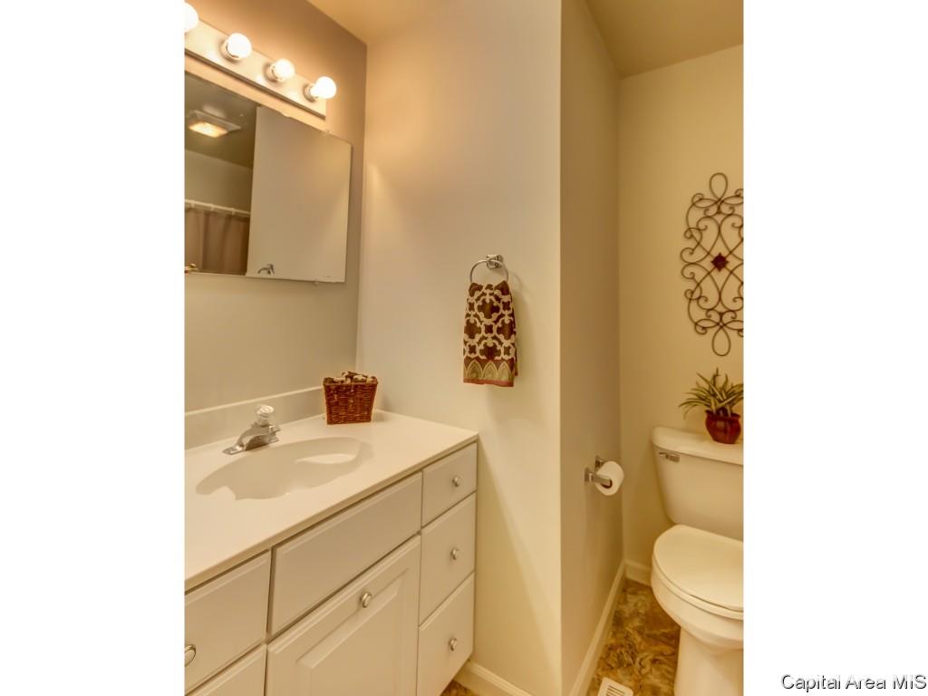 8 Nightingale Drive Springfield, IL 62711 - Photo 17 of 20 Gallery Image 17