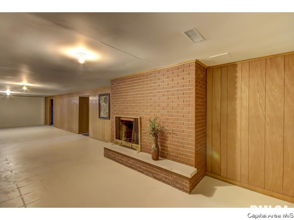 8 Nightingale Drive Springfield, IL 62711 - Photo 19 of 20 Gallery Image 19