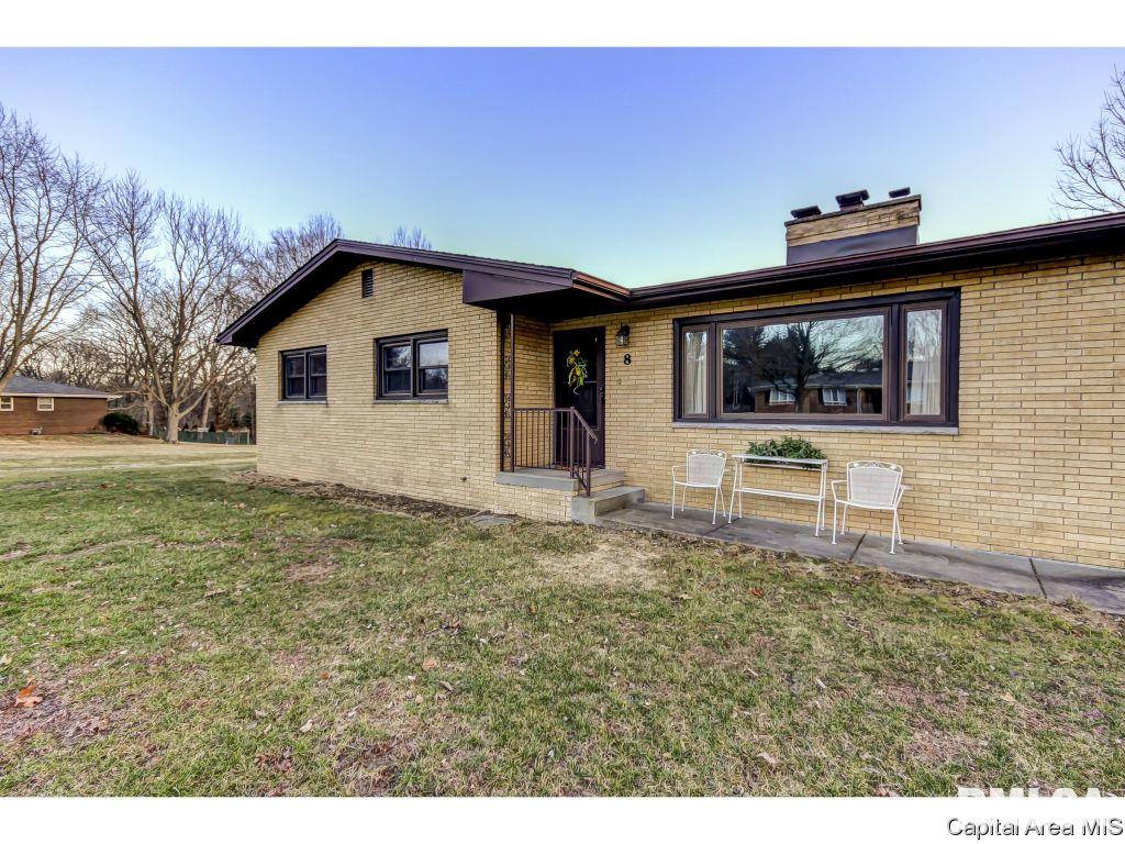 8 Nightingale Drive Springfield, IL 62711 - Photo 2 of 20 Gallery Image 2