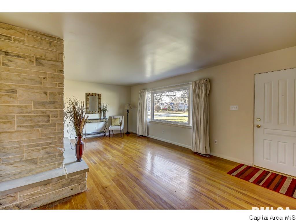 8 Nightingale Drive Springfield, IL 62711 - Photo 3 of 20 Gallery Image 3