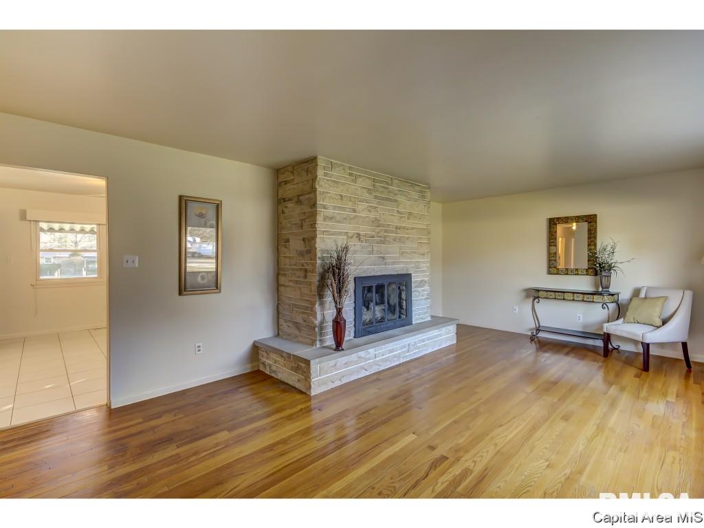 8 Nightingale Drive Springfield, IL 62711 - Photo 4 of 20 Gallery Image 4