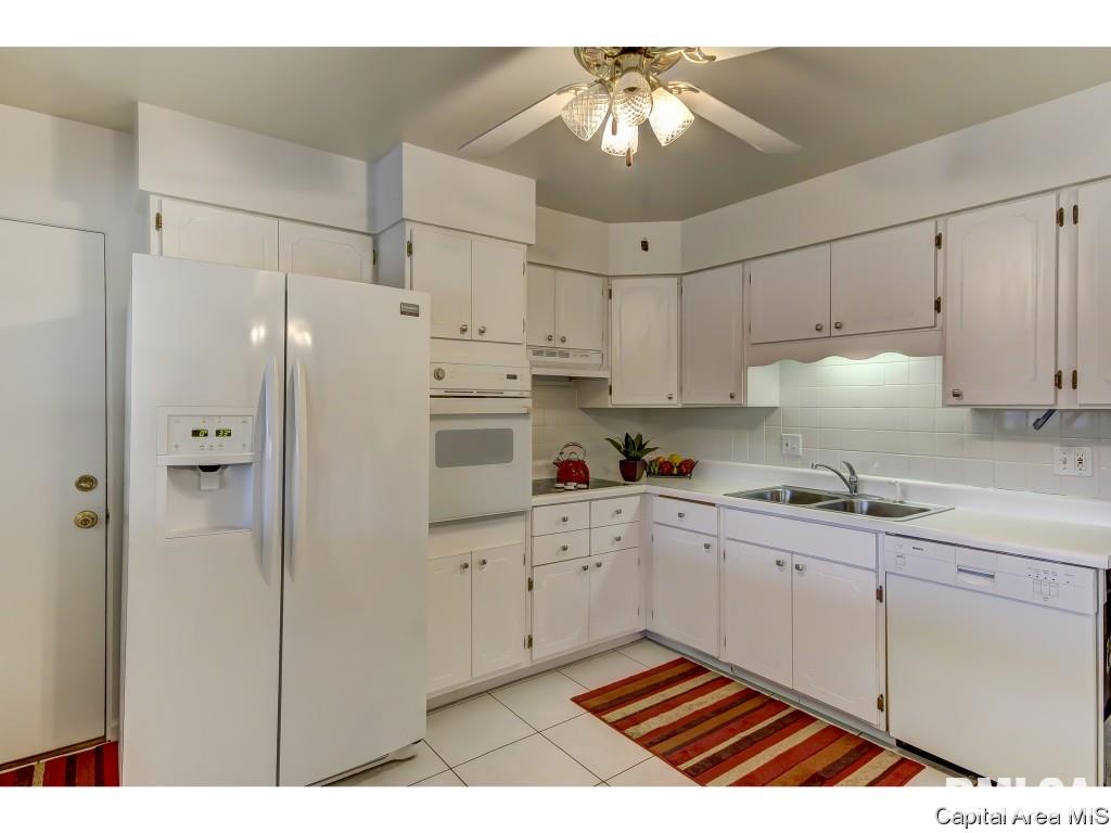 8 Nightingale Drive Springfield, IL 62711 - Photo 8 of 20 Gallery Image 8