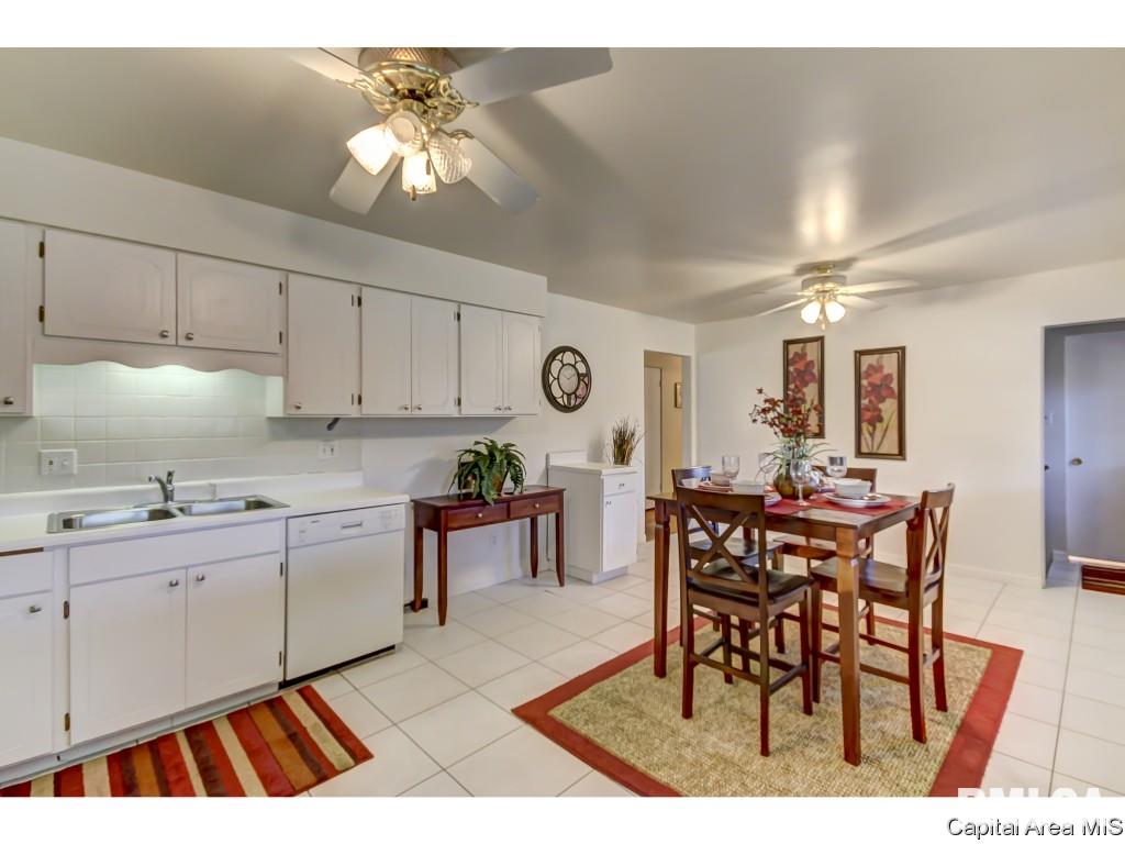 8 Nightingale Drive Springfield, IL 62711 - Photo 9 of 20 Gallery Image 9