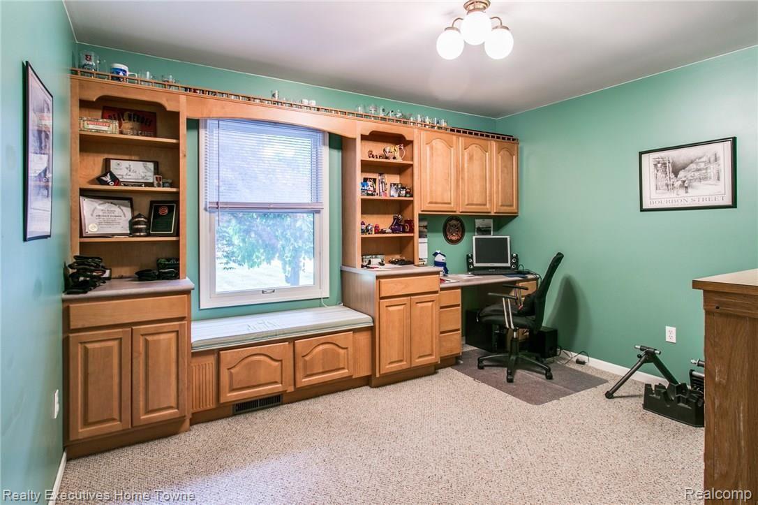 2441 Michigan Road Port Huron, MI 48060 - Photo 11 of 23 2441 Michigan-12.JPG