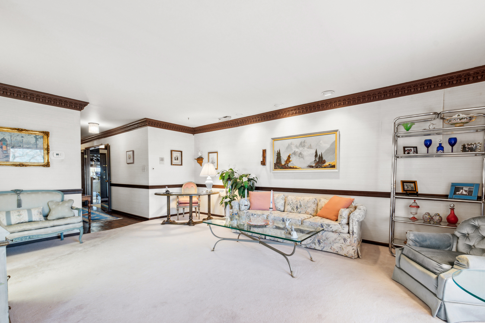 9242 Gross Point Road, Unit 411 Skokie, IL 60077 - Photo 5 of 18 Gallery Image 5