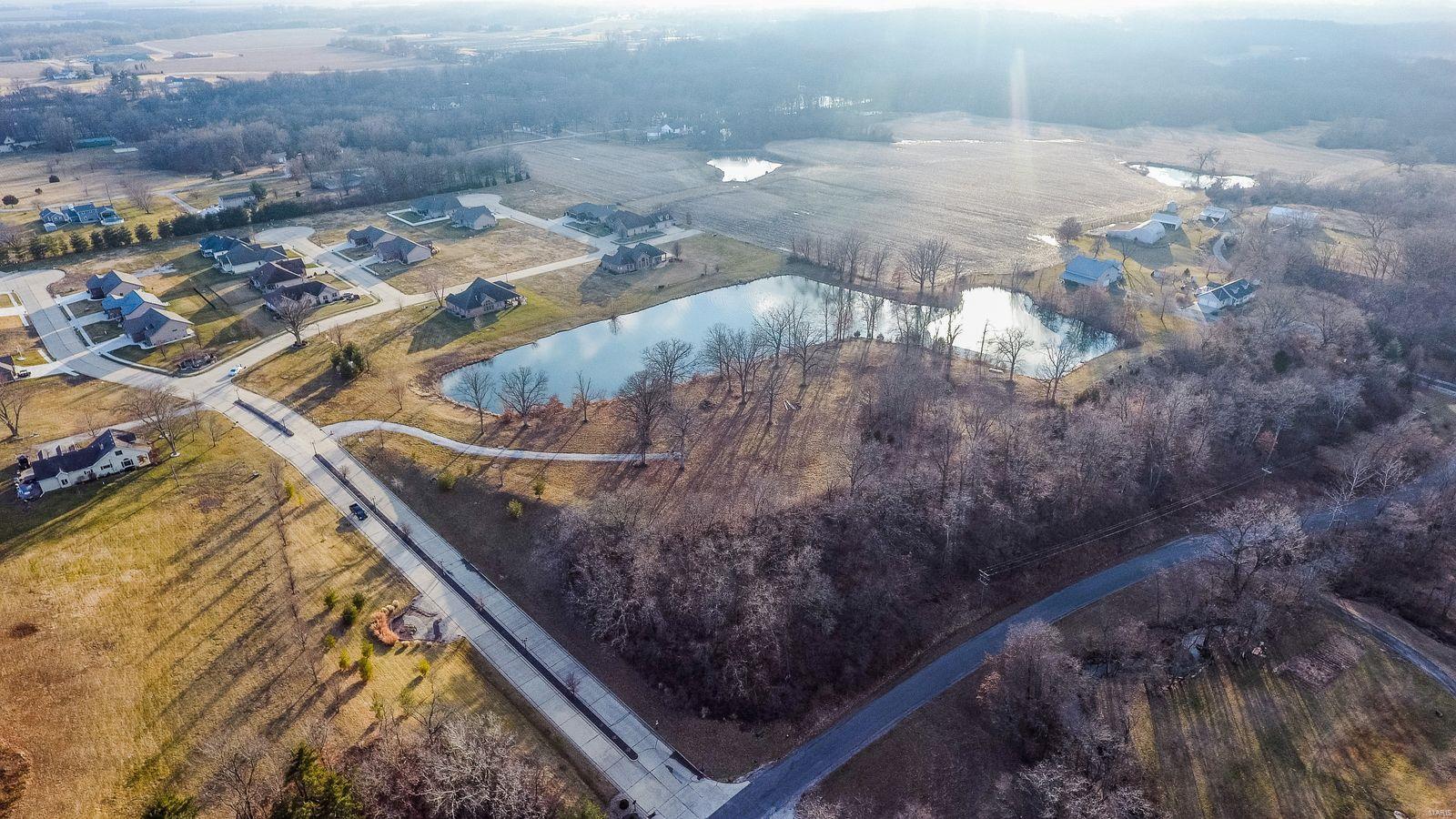 18463 Windy Hill Road Staunton, IL 62088 - Photo 8 of 9 Gallery Image 8