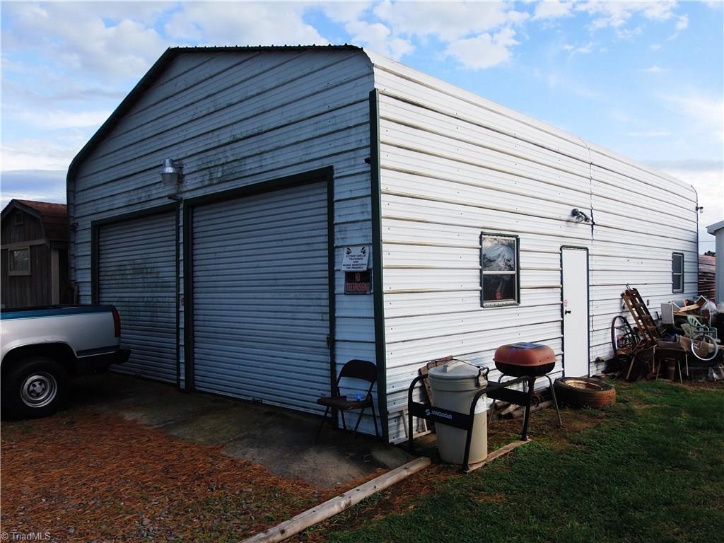 132 Bray Ford Road Dobson, NC 27017 - Photo 4 of 19 Gallery Image 4