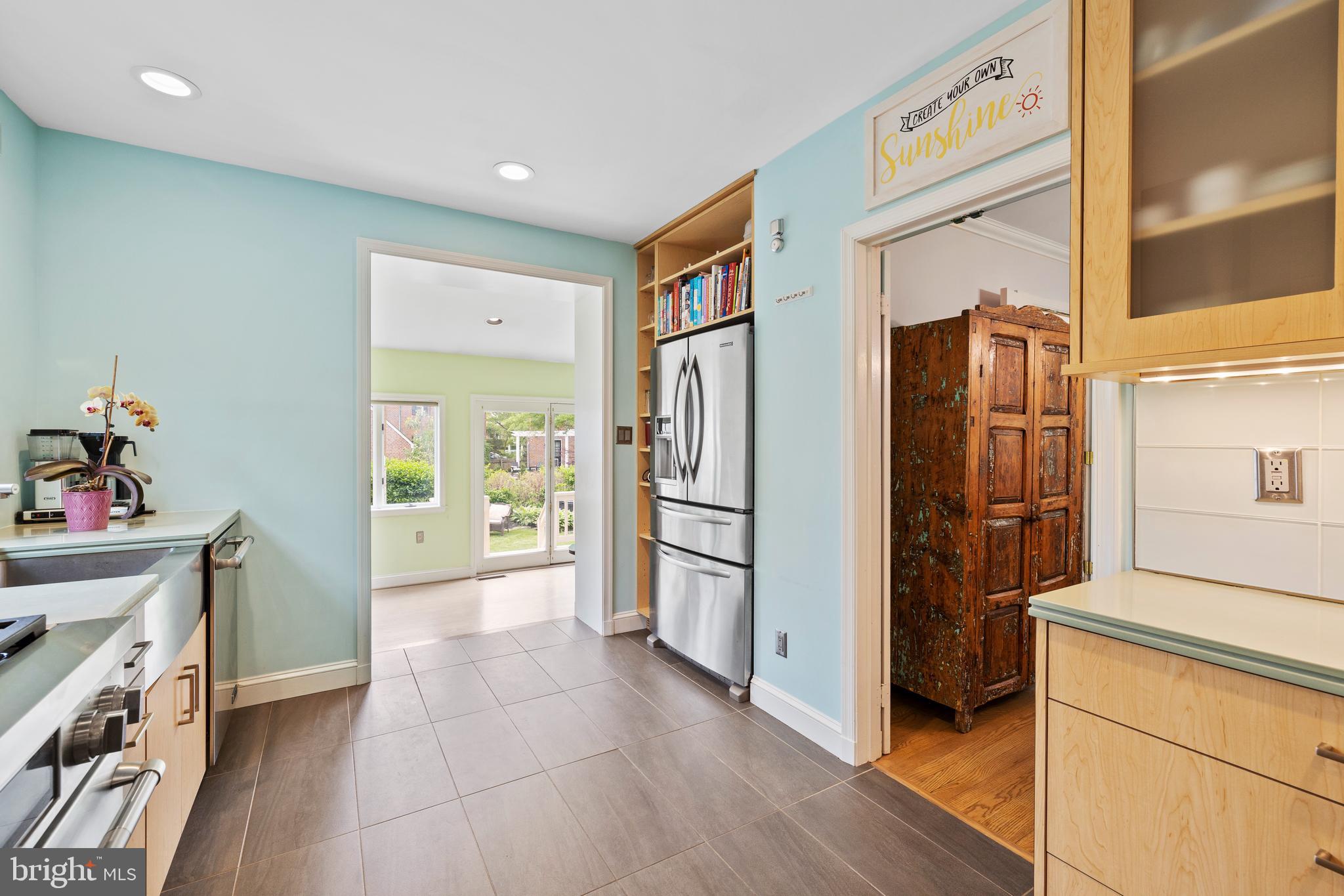 307 Broadmoor Road Baltimore, MD 21212 - Photo 17 of 55 The design is chic and contemporary.