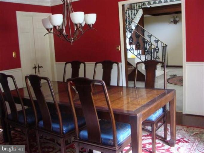 10021 Hall Road Potomac, MD 20854 - Photo 15 of 29 Dining Room #2