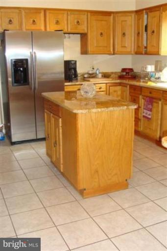 10021 Hall Road Potomac, MD 20854 - Photo 20 of 29 Kitchen #2