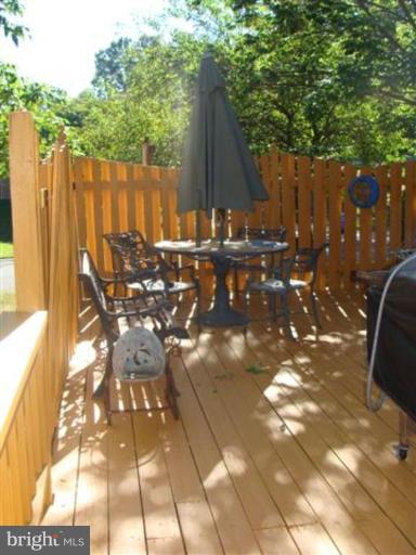 10021 Hall Road Potomac, MD 20854 - Photo 5 of 29 Deck