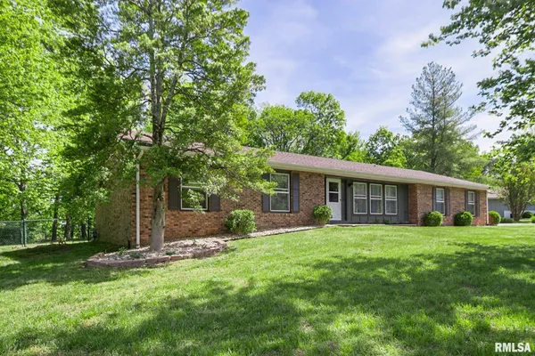 $250,000 | 124 Spring Arbor Drive, Carbondale, IL 62902