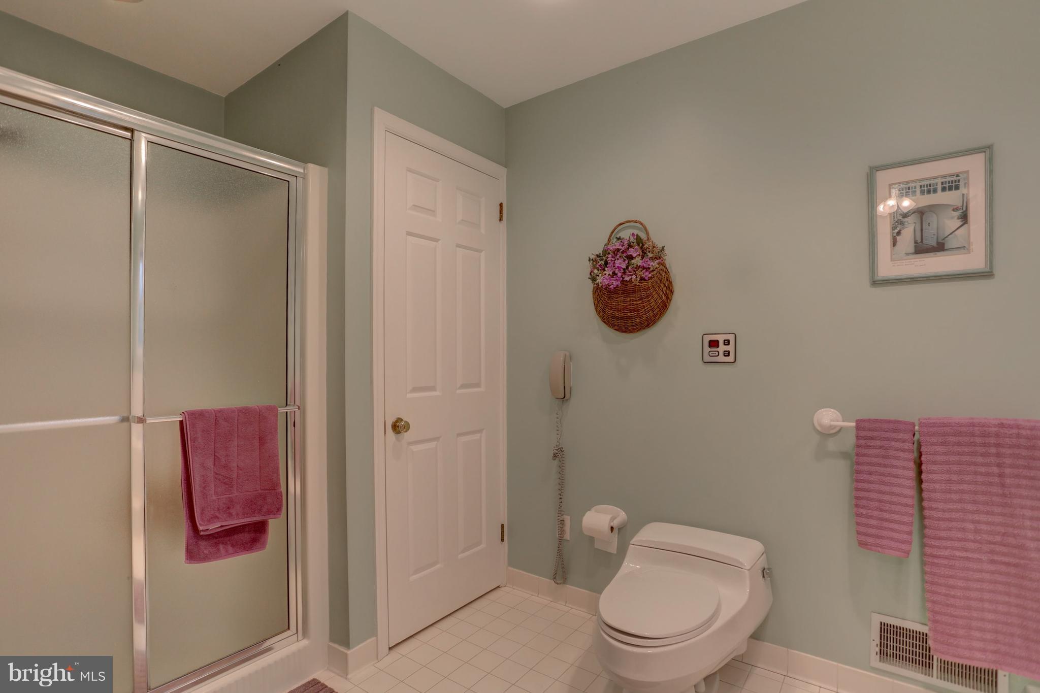 1526 Ridge Road Lancaster, PA 17603 - Photo 22 of 38 Master Bathroom