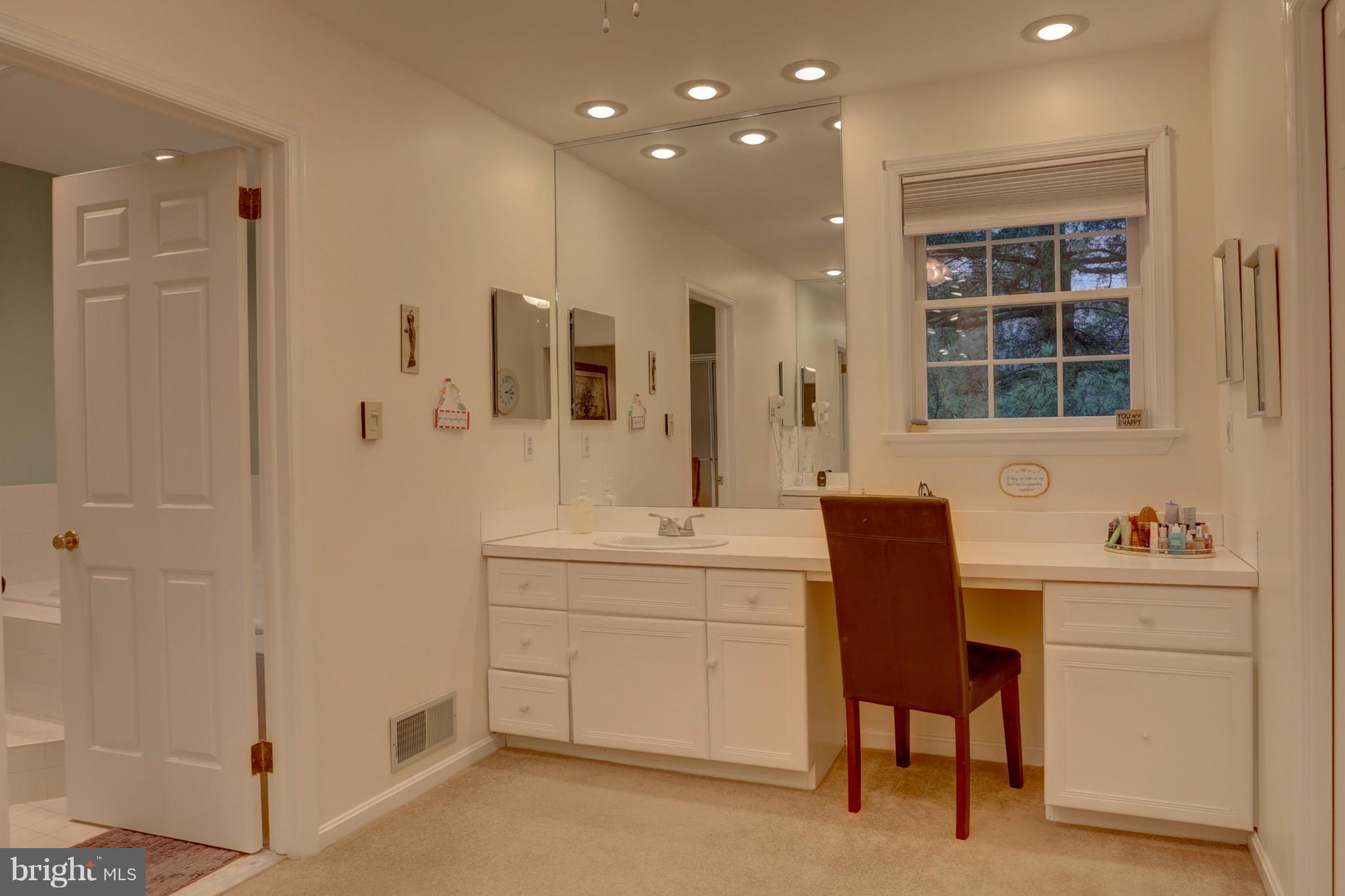 1526 Ridge Road Lancaster, PA 17603 - Photo 24 of 38 Master Bath Dressing Room