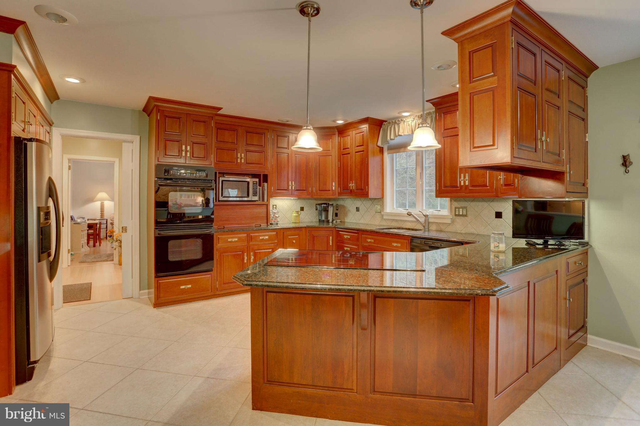 1526 Ridge Road Lancaster, PA 17603 - Photo 6 of 38 Custom Cherry Kitchen