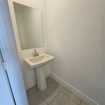 $2,500 | 1720 Southeast 9th Avenue, Homestead, FL 33034