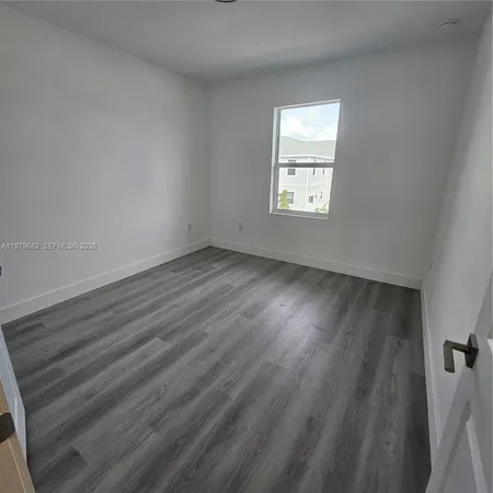 $2,500 | 1720 Southeast 9th Avenue, Homestead, FL 33034