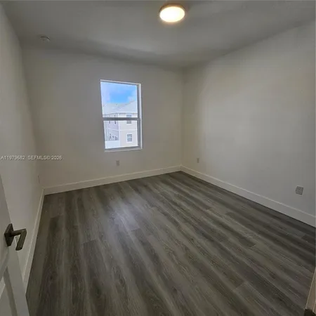 $2,500 | 1720 Southeast 9th Avenue, Homestead, FL 33034