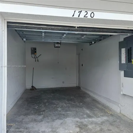 $2,500 | 1720 Southeast 9th Avenue, Homestead, FL 33034