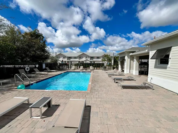 $2,500 | 1720 Southeast 9th Avenue, Homestead, FL 33034