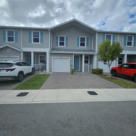 $2,500 | 1720 Southeast 9th Avenue, Homestead, FL 33034