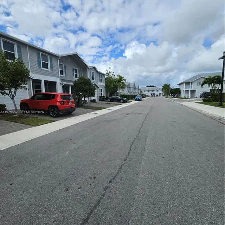 $2,500 | 1720 Southeast 9th Avenue, Homestead, FL 33034