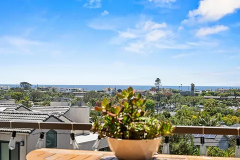 $1,629,000 | 957 Hygeia Avenue, Encinitas, CA 92024