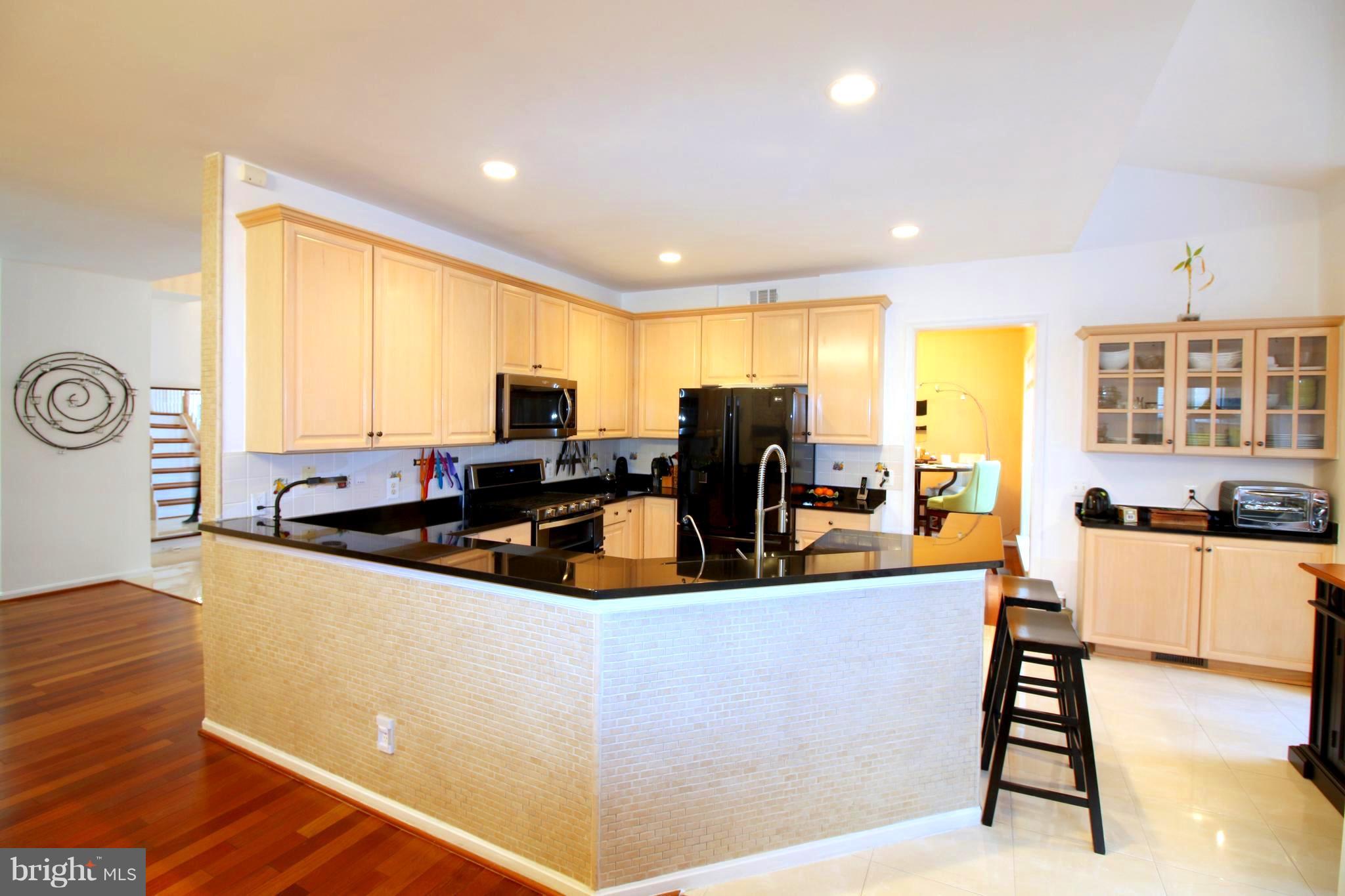 12493 Fox View Way Reston, VA 20191 - Photo 6 of 30 Kitchen