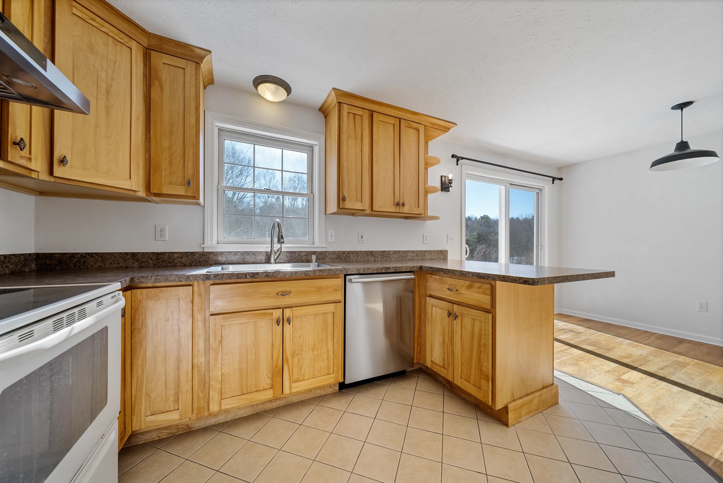 20 Larson Drive, Unit 20 Hampstead, NH 03841 - Photo 5 of 33