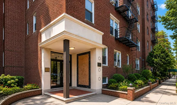 $428,000 | 65-70 Booth Street, Unit 5E | Rego Park