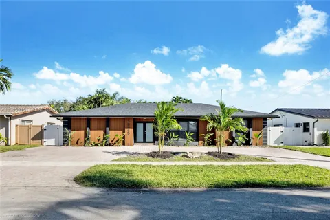 $1,595,000 | 1925 Northeast 208th Terrace, Miami, FL 33179