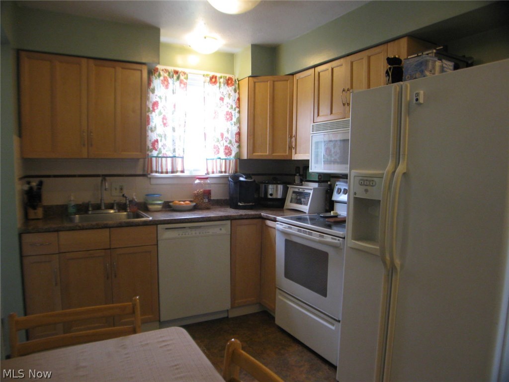 11651 Webster Road Strongsville, OH 44136 - Photo 4 of 28 Gallery Image 4