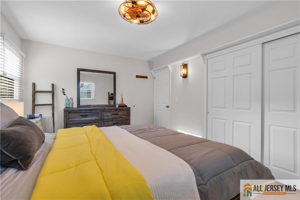 8 Smalley Road Edison, NJ 08817 - Photo 24 of 39