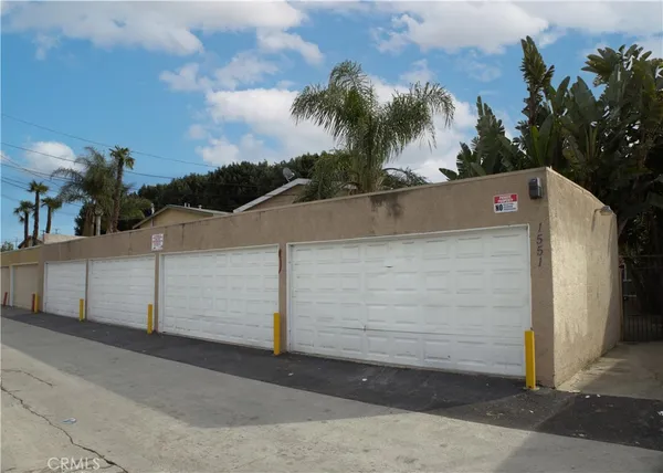 $1,800 | 1551 West Ball Road, Unit G, Anaheim, CA 92802