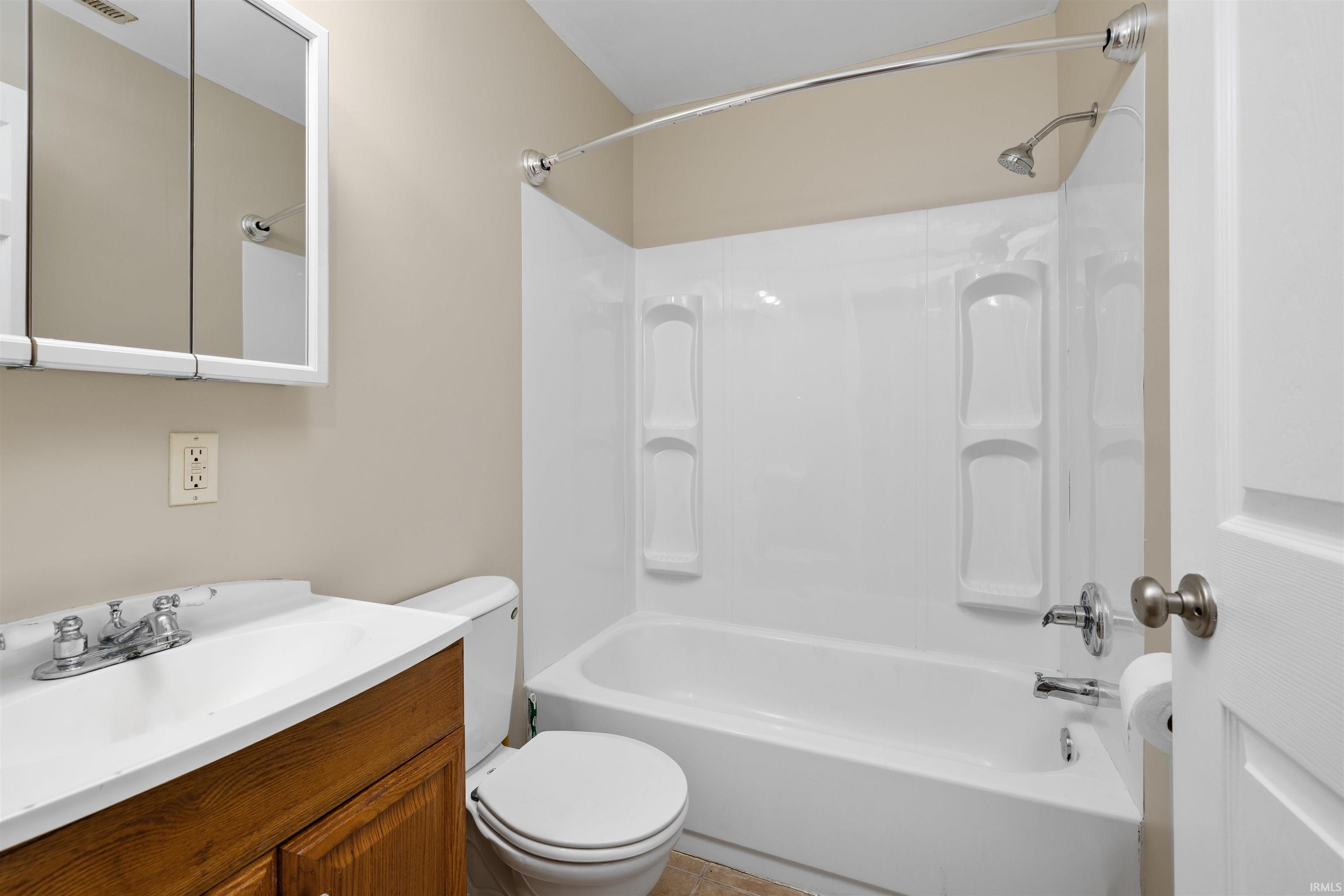 14629 Lake Center Road Fort Wayne, IN 46818 - Photo 18 of 30