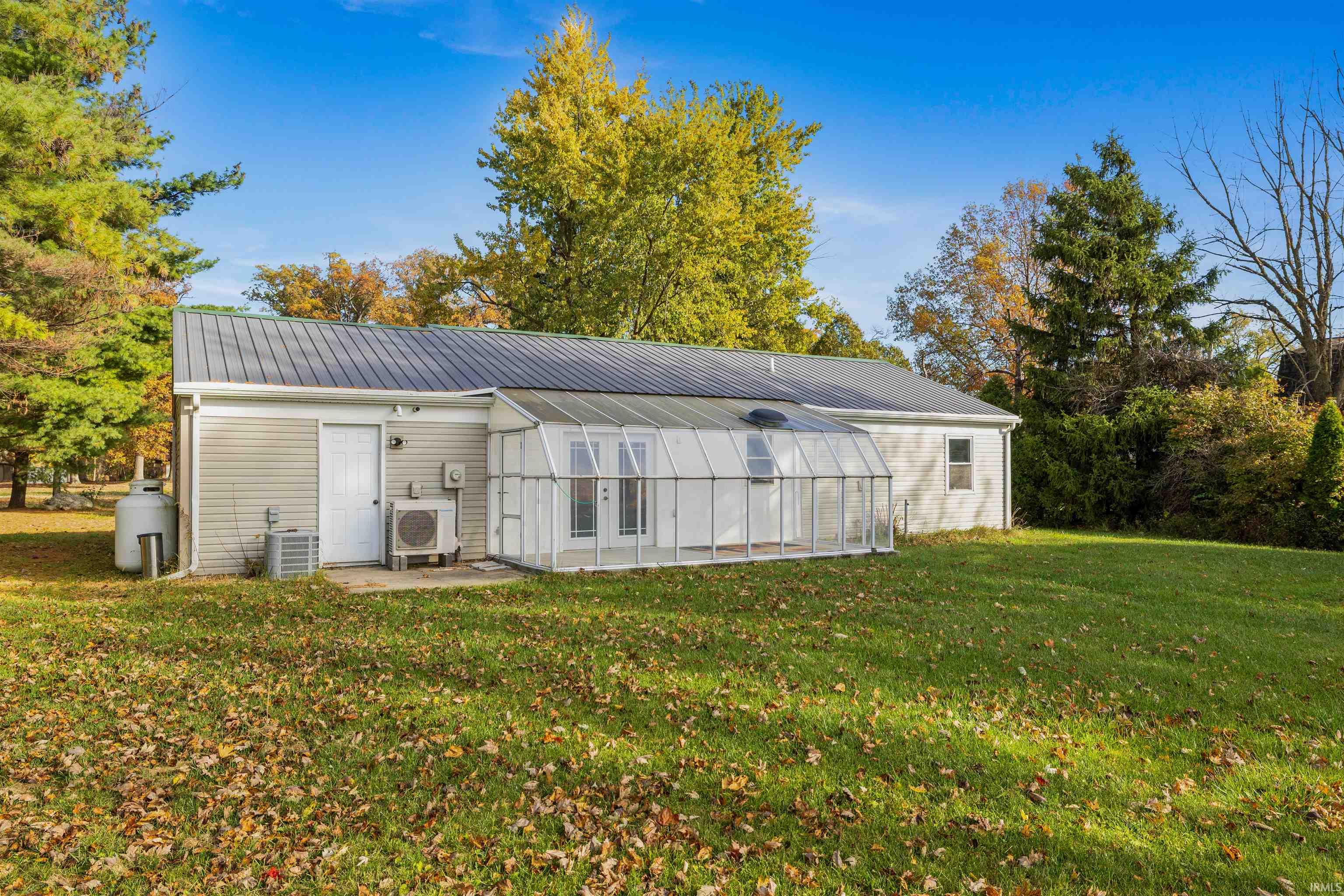 14629 Lake Center Road Fort Wayne, IN 46818 - Photo 6 of 30