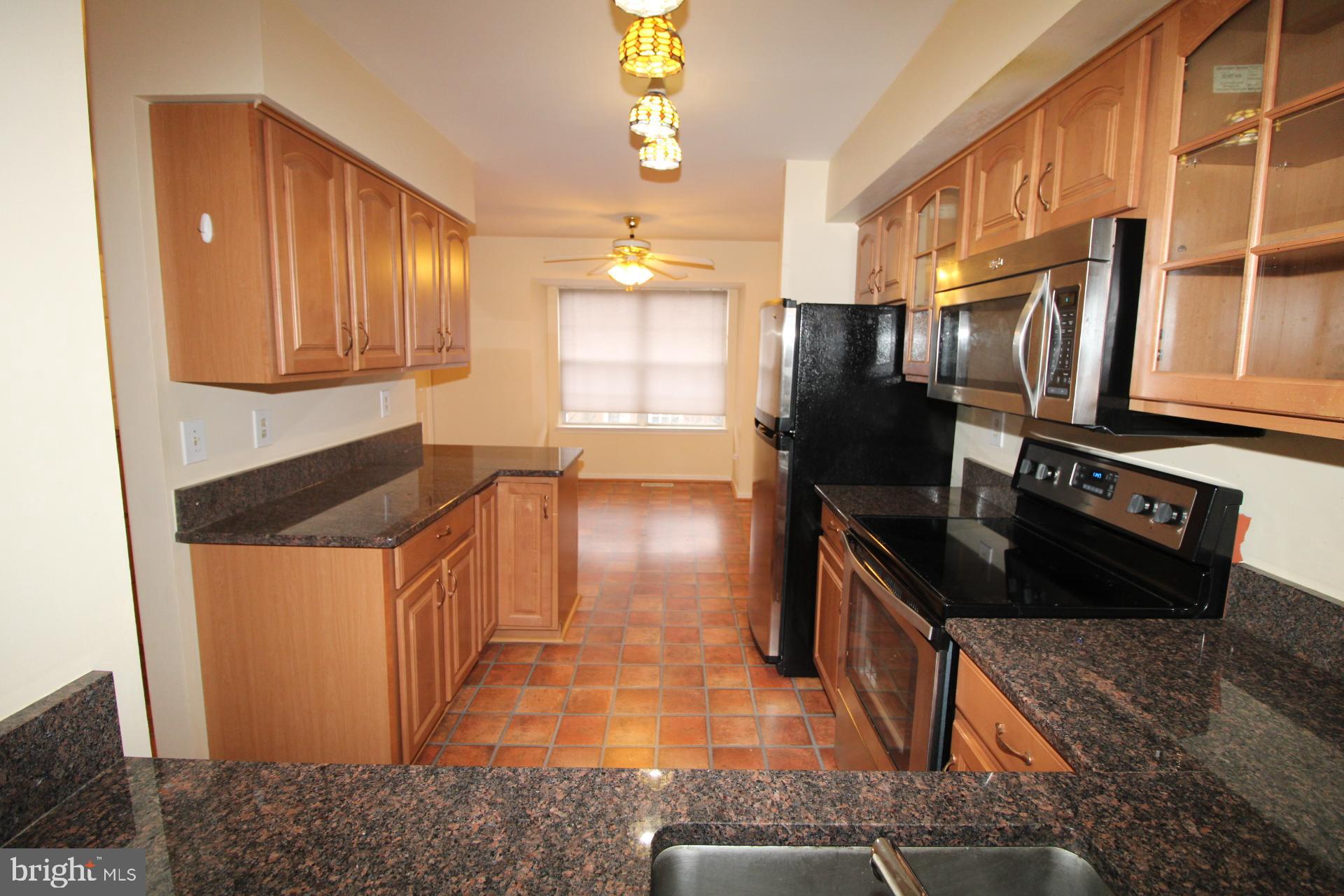 1602 Tanyard Hill Road Gaithersburg, MD 20879 - Photo 7 of 26 Kitchen