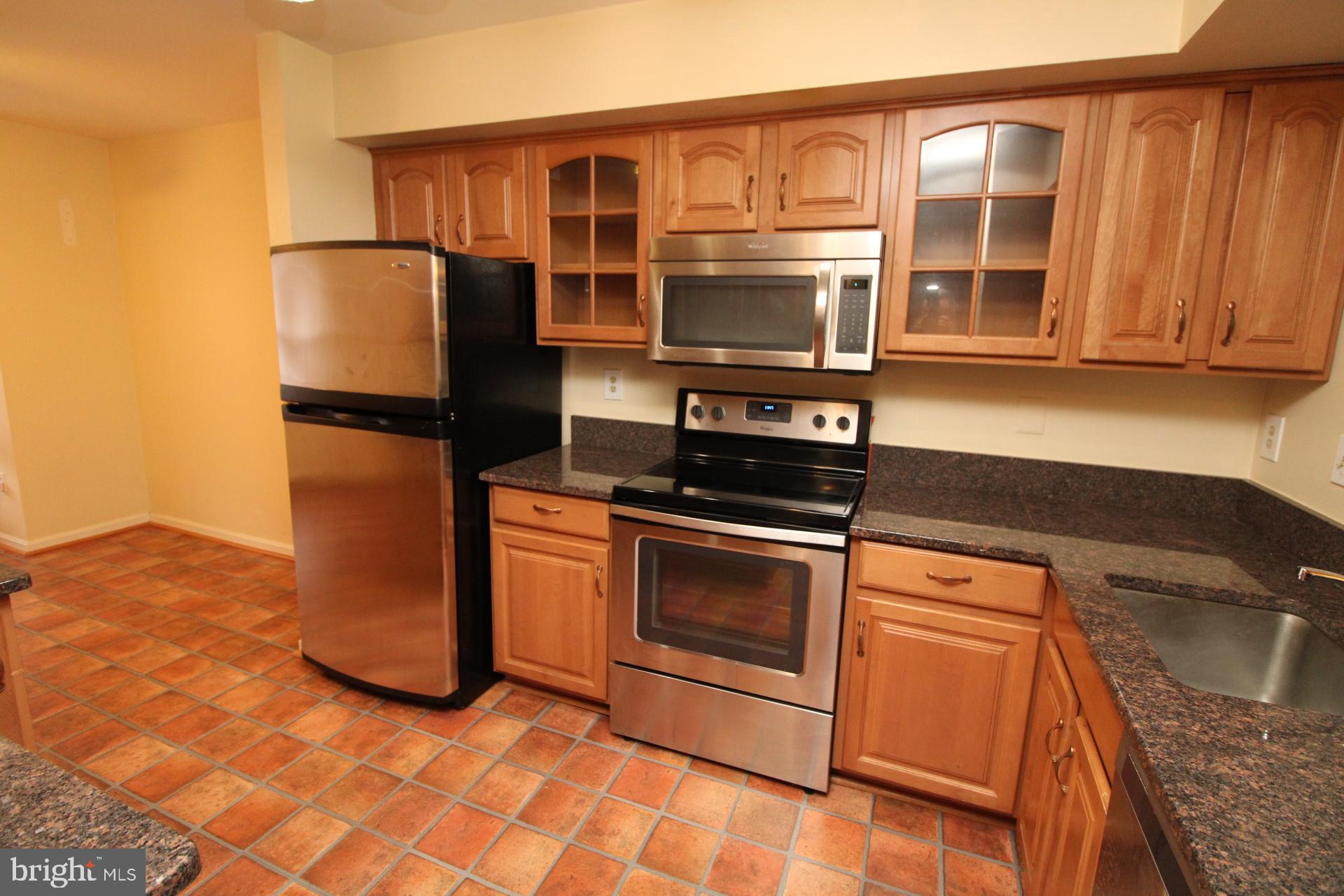 1602 Tanyard Hill Road Gaithersburg, MD 20879 - Photo 8 of 26 Kitchen