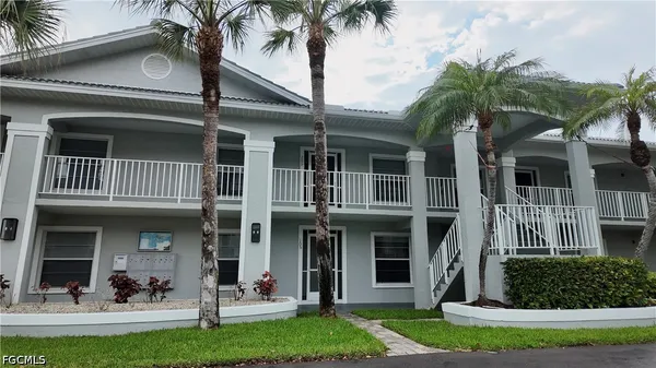 $2,200 | 509 Roma Court, Unit 108, Naples, FL 34110