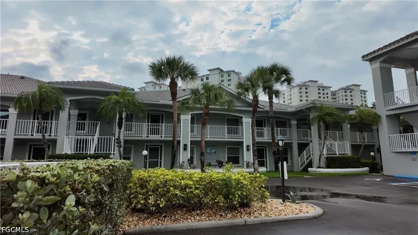 $2,200 | 509 Roma Court, Unit 108, Naples, FL 34110