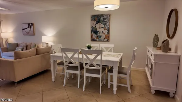 $2,200 | 509 Roma Court, Unit 108, Naples, FL 34110