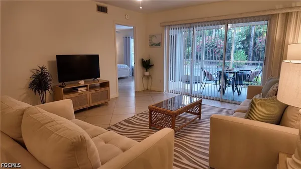 $2,200 | 509 Roma Court, Unit 108, Naples, FL 34110