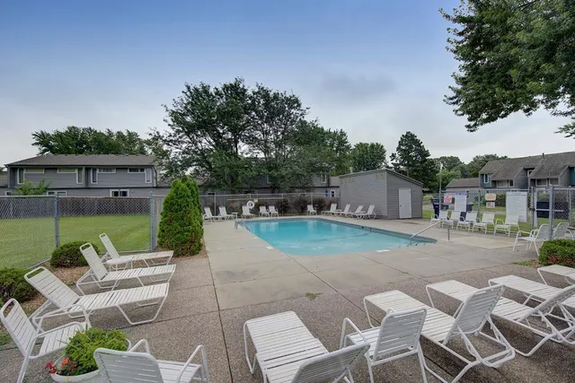 $204,900 | 1730 Flamingo Drive, Eagan, MN 55122