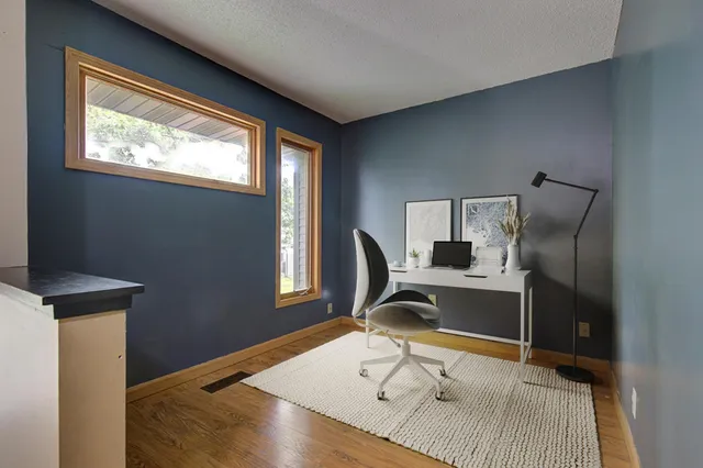 $204,900 | 1730 Flamingo Drive, Eagan, MN 55122