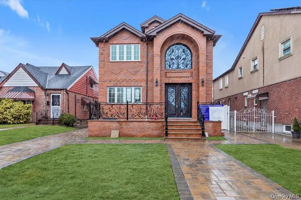 $2,250,000 | 27-09 Utopia Parkway | Auburndale