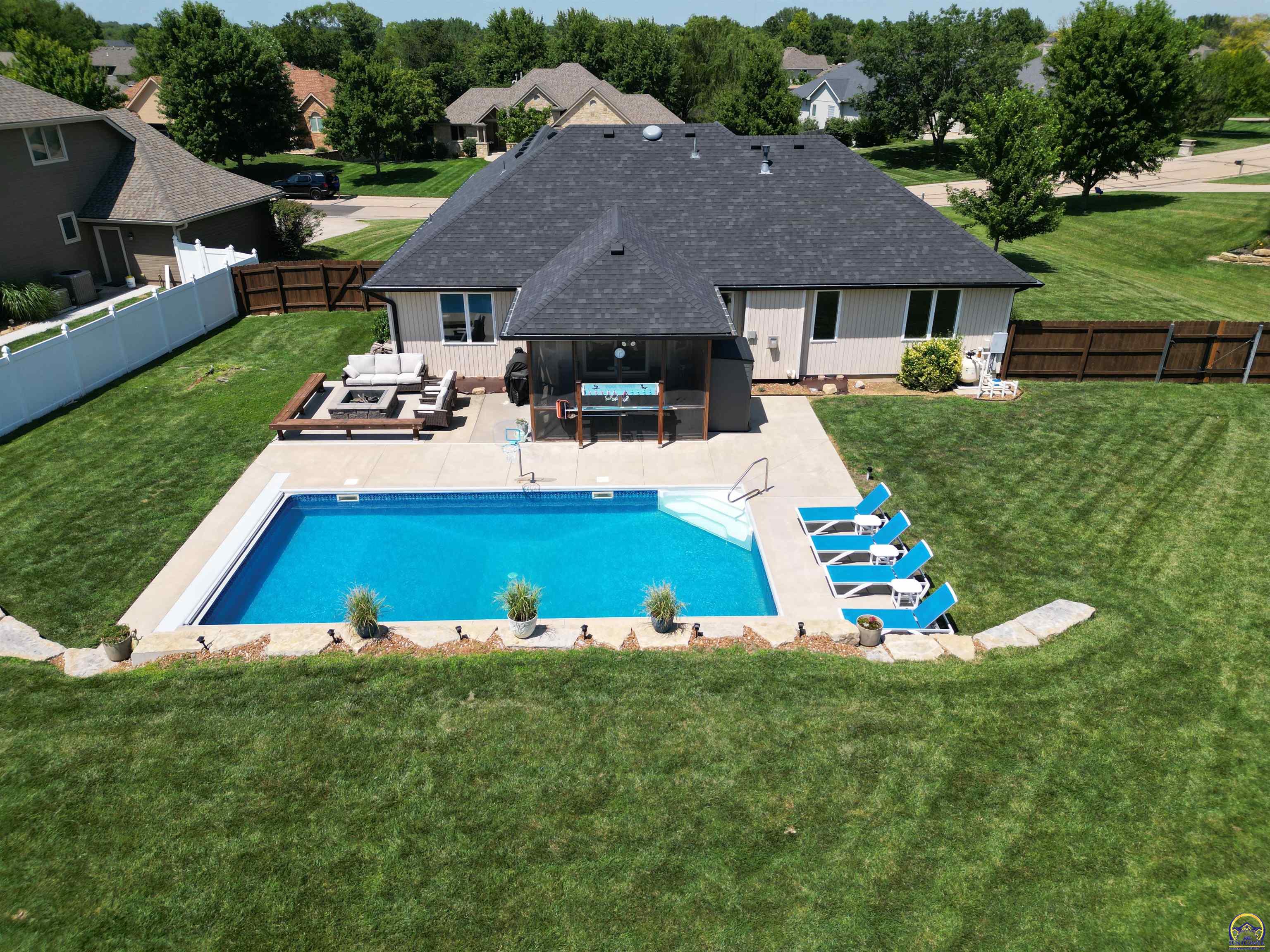 7431 Southwest Arthurs Road Topeka, KS 66610 - Photo 6 of 41